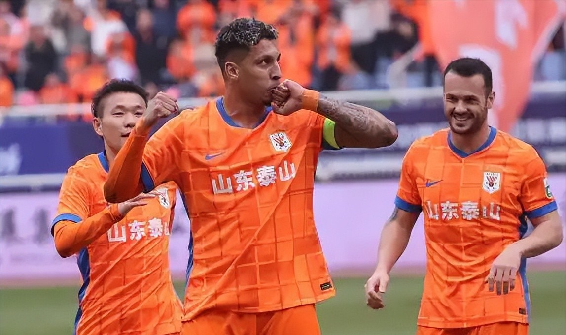 转会期山东泰山调整名单以备法国杯，伤情更新环节打磨，媒体盛赞，控场能力受关注的简单介绍